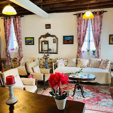 Konukevi Traditional House In 3*