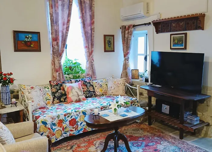 Traditional House In Pensiune 3*